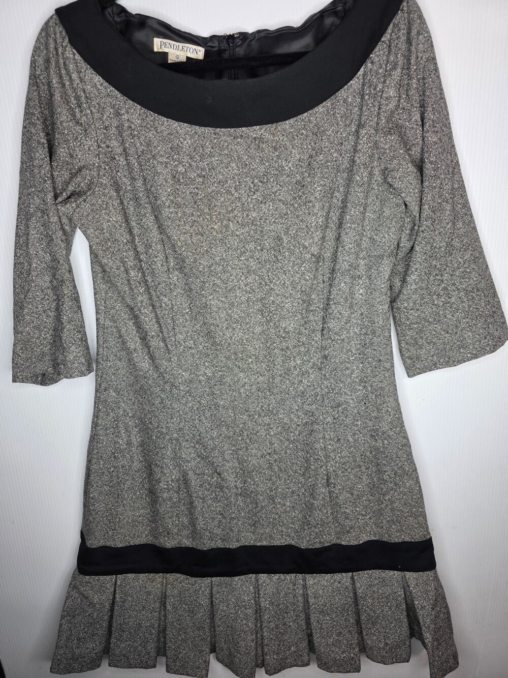 Pendleton Size 12 Grey Tweed Wool Blend Pleated Hem Shift Dress academia silk